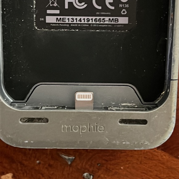 iPhone 5 Mophie charging battery case Gray - Picture 6 of 10